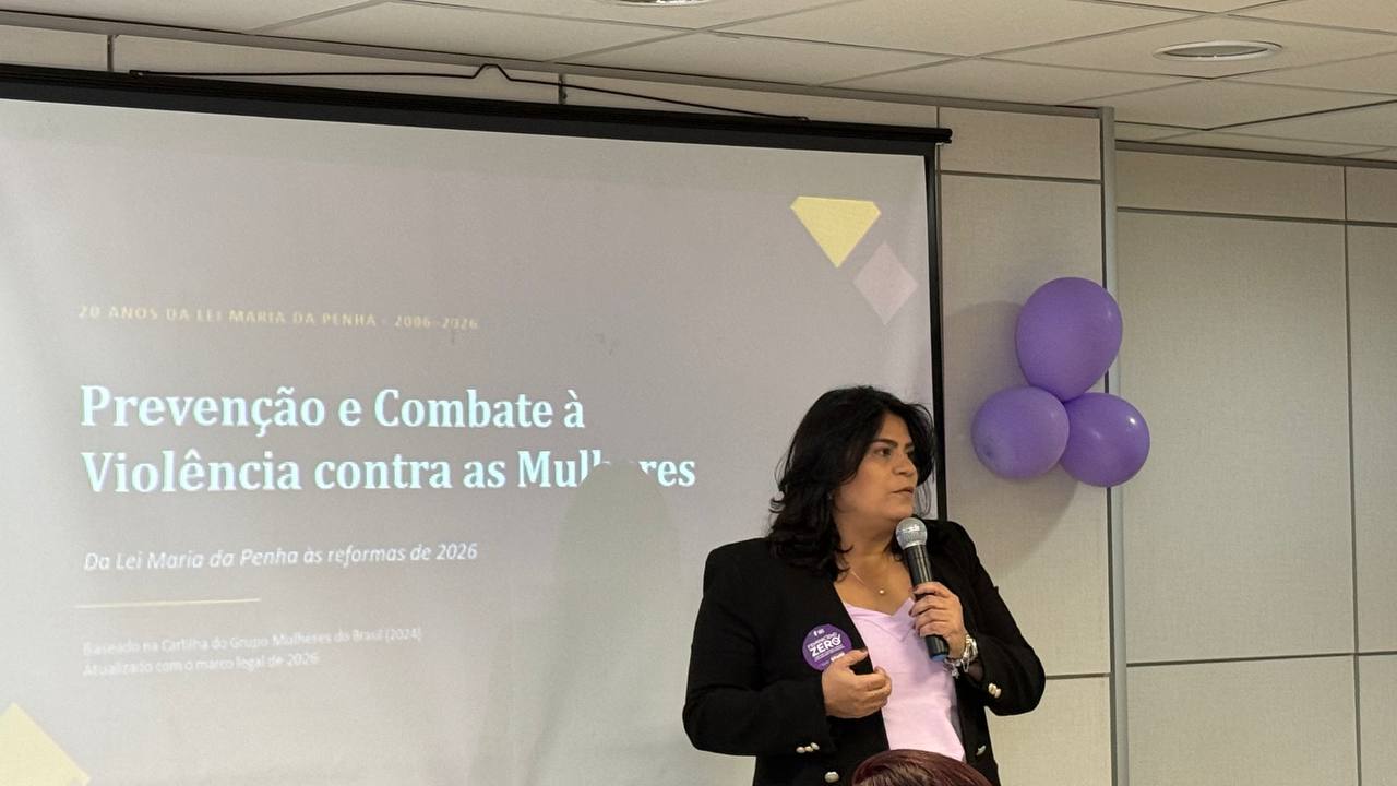 Superintendente da Sudeco, Luciana Barros, abre palestra sobre violência contra a mulher