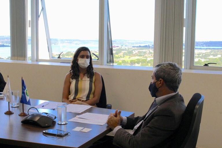 Reunião com a Srª Luciana Malamin 09-02 (3) cópia.jpg