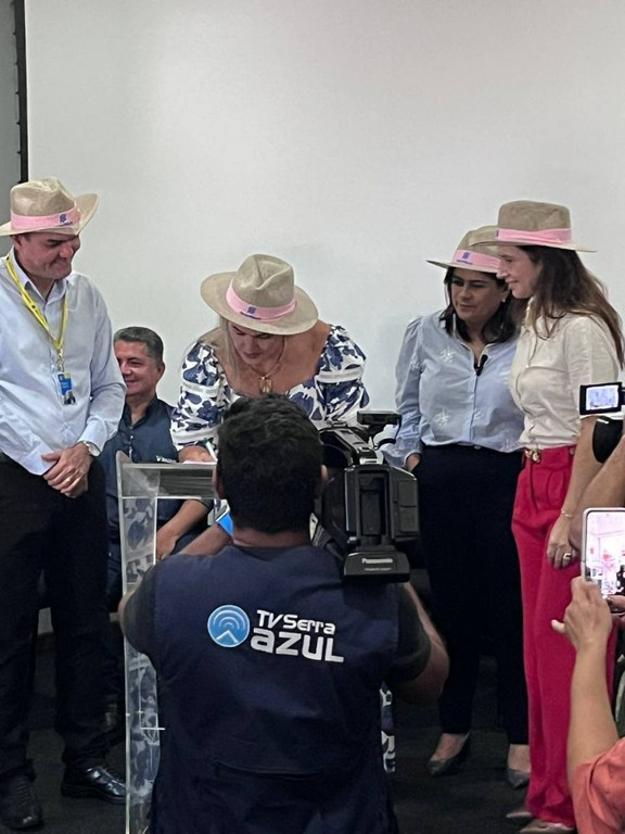 photo_4965521530855469171_y (1).jpg