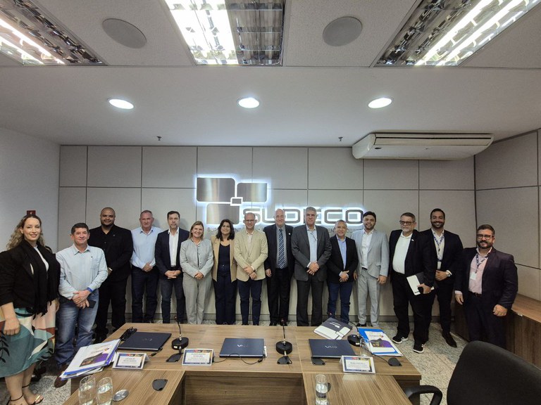 photo_5131946806291312403_y (1).jpg