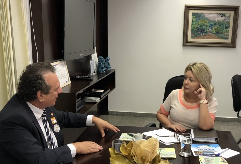 2019-06-06-senadora-juiza-selma