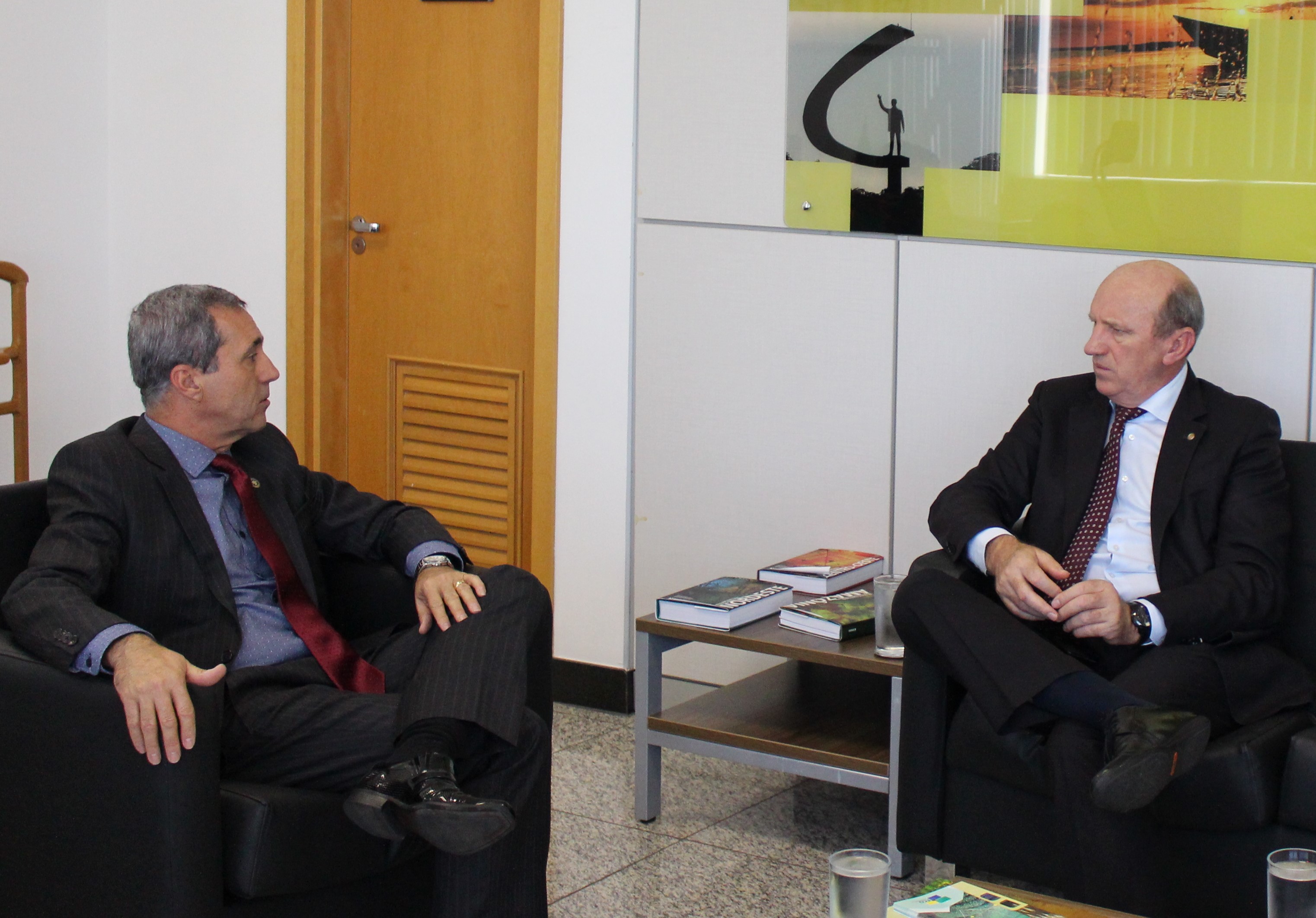 2019-07-03-visita-cortesia-deputado-geller-editada