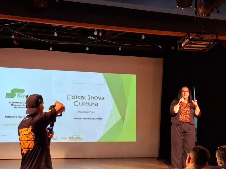 Carmen Lucia Couto apresentou o edital a empreendedores do setor de economia criativa. Foto: divulgação.