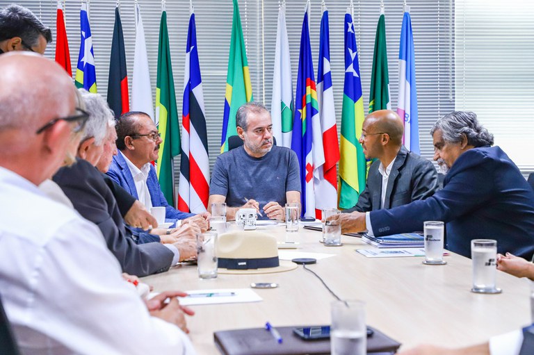 Na Sudene, prefeitos discutem ramal Transnordestina em Pernambuco