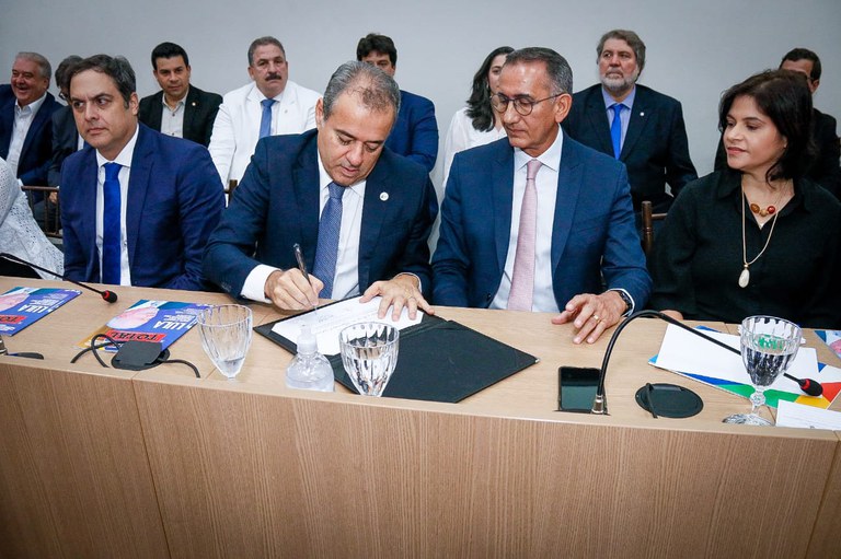 Posse de Danilo Cabral é um “grande ato de união pelo Nordeste”