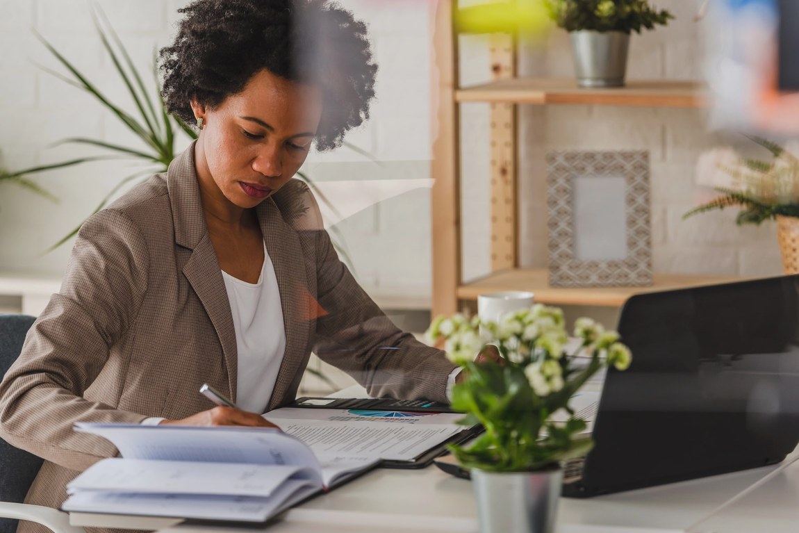 Serviços e comércio foram os principais vetores da geração de vagas na região