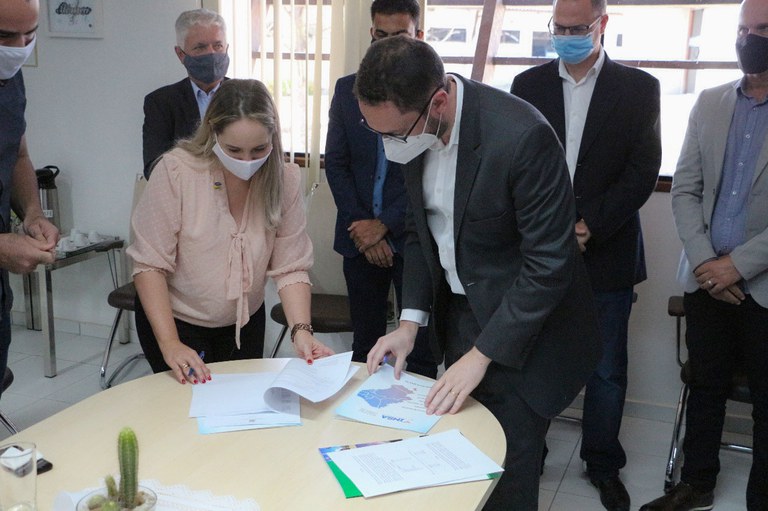 Assinatura de TEDs junto ao INSA