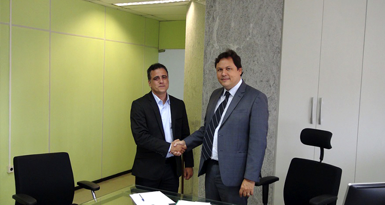 Foto com o Diretor Alexandre Gusmão e superintendente Marcelo Neves.