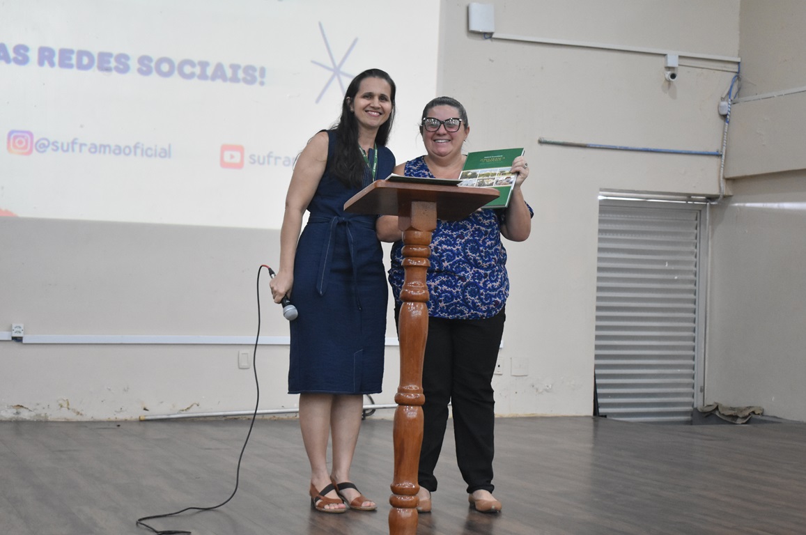 Ceti Elisa Bessa Freire