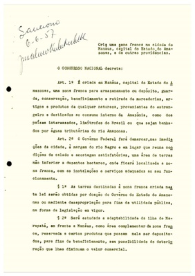 Imagem da primeira página da Lei nº 3.173, onde se pode ver, no canto superior esquerdo, a assinatura a caneta do presidente Juscelino Kubitschek, com a inscrição "Sanciono 6-6-57".