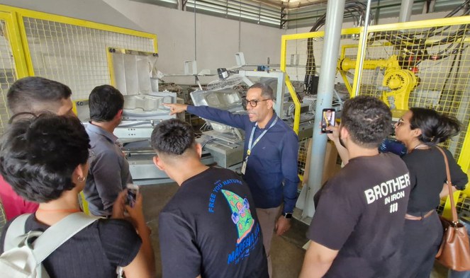 Acadêmicos da Ufopa visitam Tutiplast no PIM