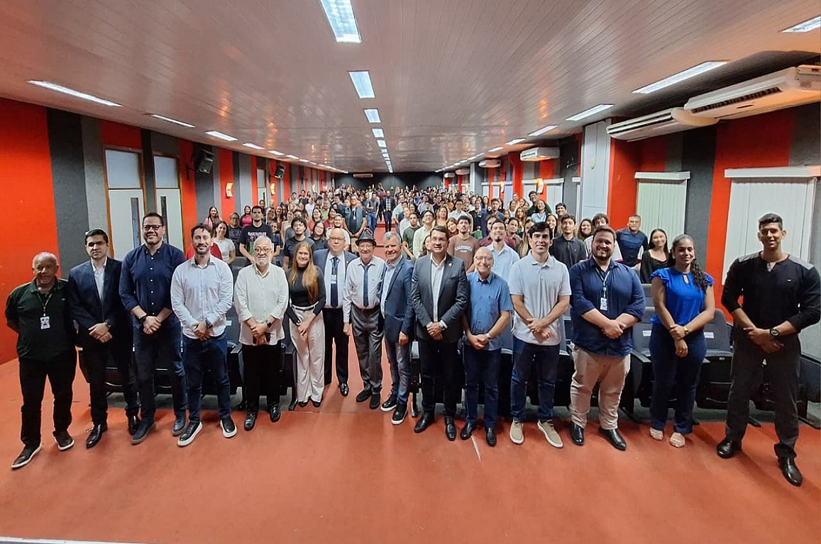 Iniciativa chega ao quarto ano consecutivo e praticamente lotou o auditório Vânia Pimentel, com o objetivo de capacitar alunos do ensino superior ligados a cursos técnicos e de especializações, sobre a importância da Zona Franca de Manaus (ZFM) para o País.