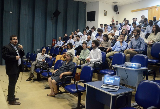 Arthur Lisboa em palestra no CBA