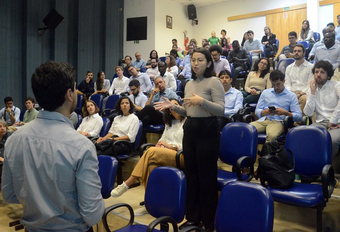 Palestra em visita ao CBA