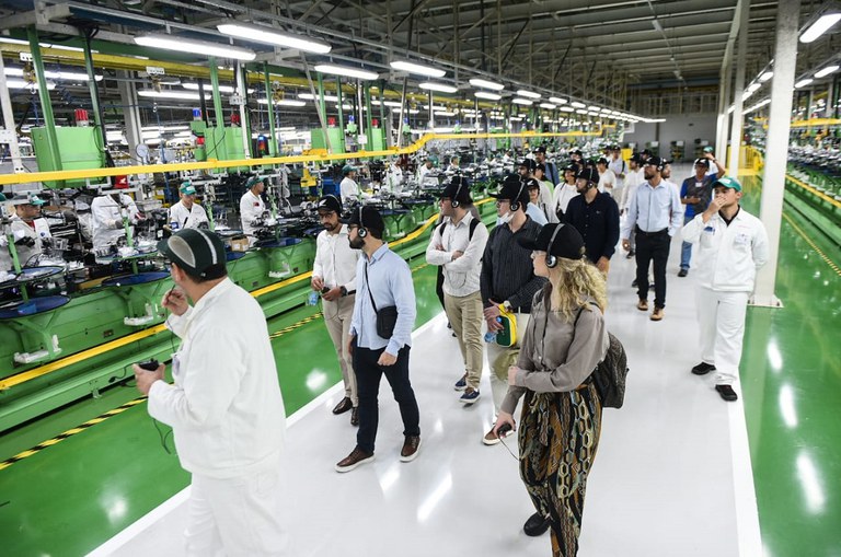 Visita à Moto Honda pelo Zona Franca de Portas Abertas
