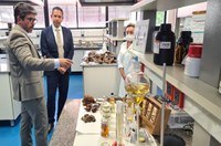 Embaixador do Peru visita o CBA e conhece tecnologias desenvolvidas a partir da biodiversidade Amazônica