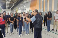 Estudantes da Fametro visitam planta fabril da Samsung Eletrônica da Amazônia