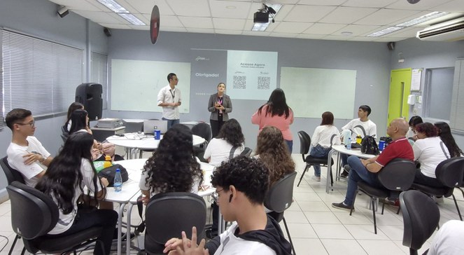 Estudantes da Fundação Bradesco visitam a FPFtech por meio do Programa Zona Franca de Portas Abertas