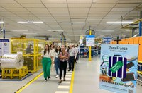 Projeto "Zona Franca de Portas Abertas" organiza visita à fábrica da Midea Carrier