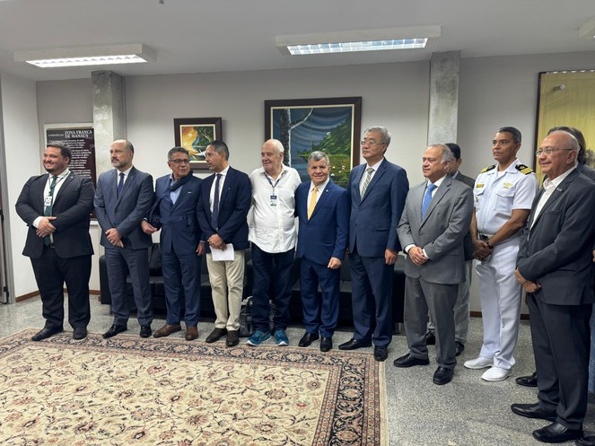 Personalidades que participaram do Seminário realizado na Suframa que discutiu potencialidades e desafios para integração entre o Porto de Chancay e a ZFM