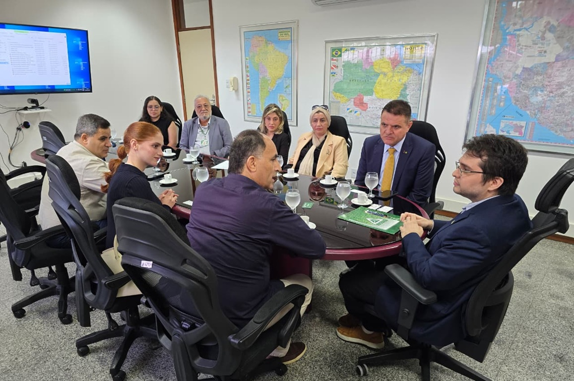 Comitiva diplomática do Reino Hachemita da Jordânia no Brasil tem reunião na sede da Autarquia para conhecer oportunidades de investimentos na área de abrangência da Zona Franca de Manaus e estreitar laços bilaterais.