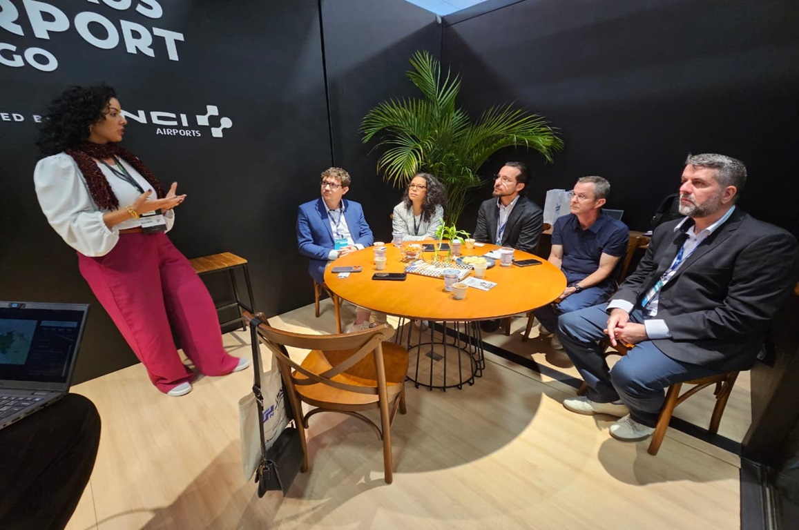 Reunião foi durante o segundo dia da feira FCE Pharma e teve o objetivo de conhecer detalhes do projeto de implantação da Brainfarma na Zona Franca de Manaus, além de alinhar diretrizes para a facilitação do ambiente de negócios e a expansão da indústria farmacêutica na região.