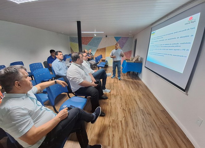Foto do superintendente da Suframa e equipe Suframa, durante apresentação institucional da empresa Horos Química da Amazônia