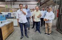 Suframa conhece operações do centro de distribuição da Apa Móveis