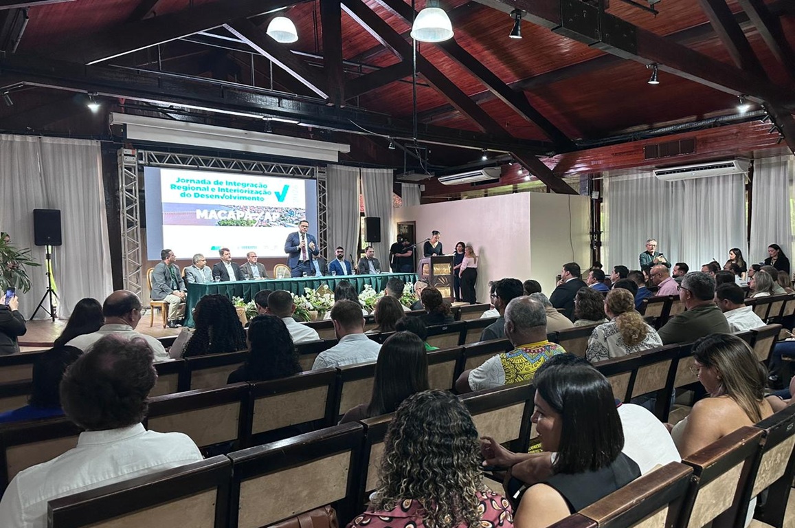 Realizado no auditório do Museu Sacaca, na zona Sul da capital, o evento reuniu gestores públicos, representantes do setor produtivo, instituições de ensino, estudantes e o ecossistema de Pesquisa, Desenvolvimento e Inovação (PD&I) do Amapá.