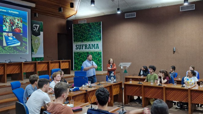 Palestra na Suframa para estudantes de escola paulista