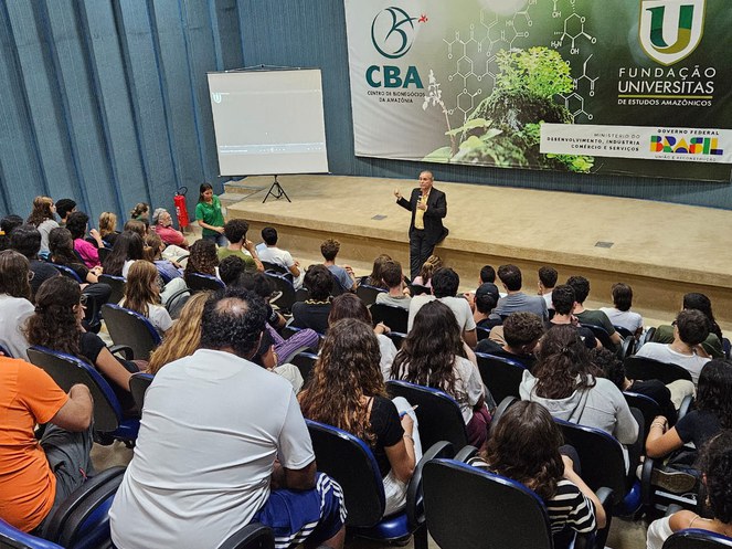 Palestra na Suframa para alunos de escola paulista