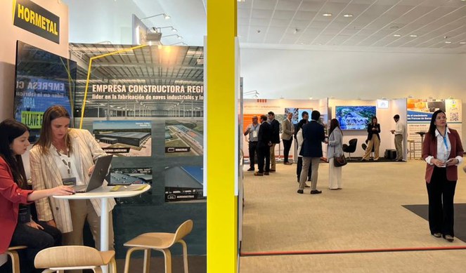 Foto mostra hall de exposição de um evento