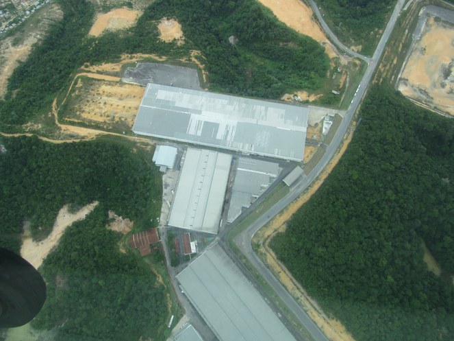 Foto mostra uma imagem aérea de área verde