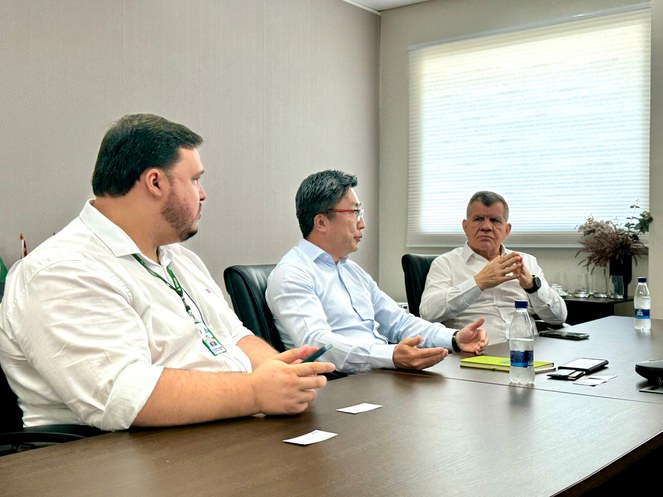 Equipe Suframa em visita à fábrica da Zilia