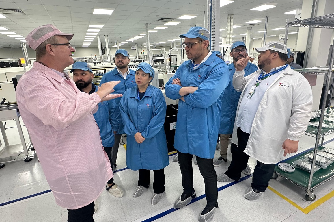 Empresa atua na fabricação de módulos de memória e dispositivos de armazenamento, como SSDs, destinados principalmente à indústria de computadores, notebooks, servidores e demais equipamentos de tecnologia.