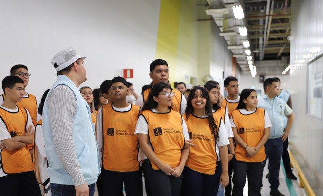 Estudantes visitam Samsung por meio do Zona Franca de Portas Abertas