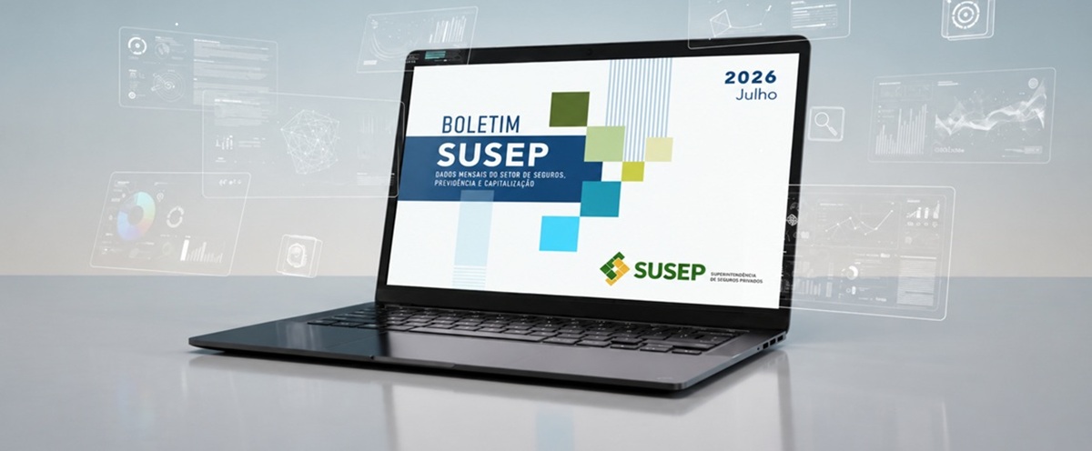 Imagem de um notebook com a capa do boletim susep de julho projetada na tela
