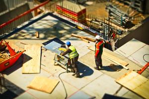 img_06_SST_homens_canteiro_obras.jpg