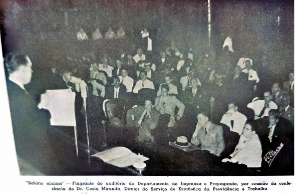 Imagem de um grupo de pessoas em uma reunião sobre os inquéritos alimentares