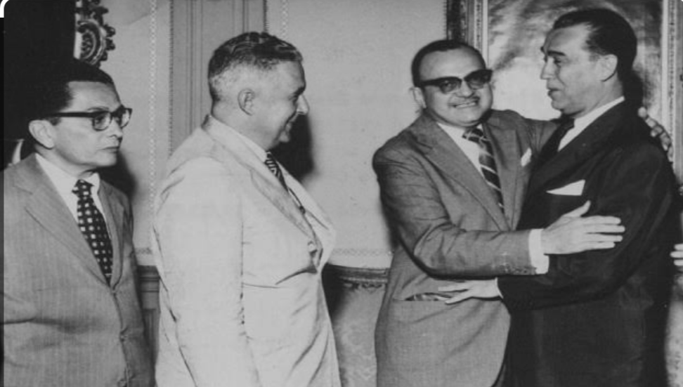 Foto do presidente junto com outros políticos