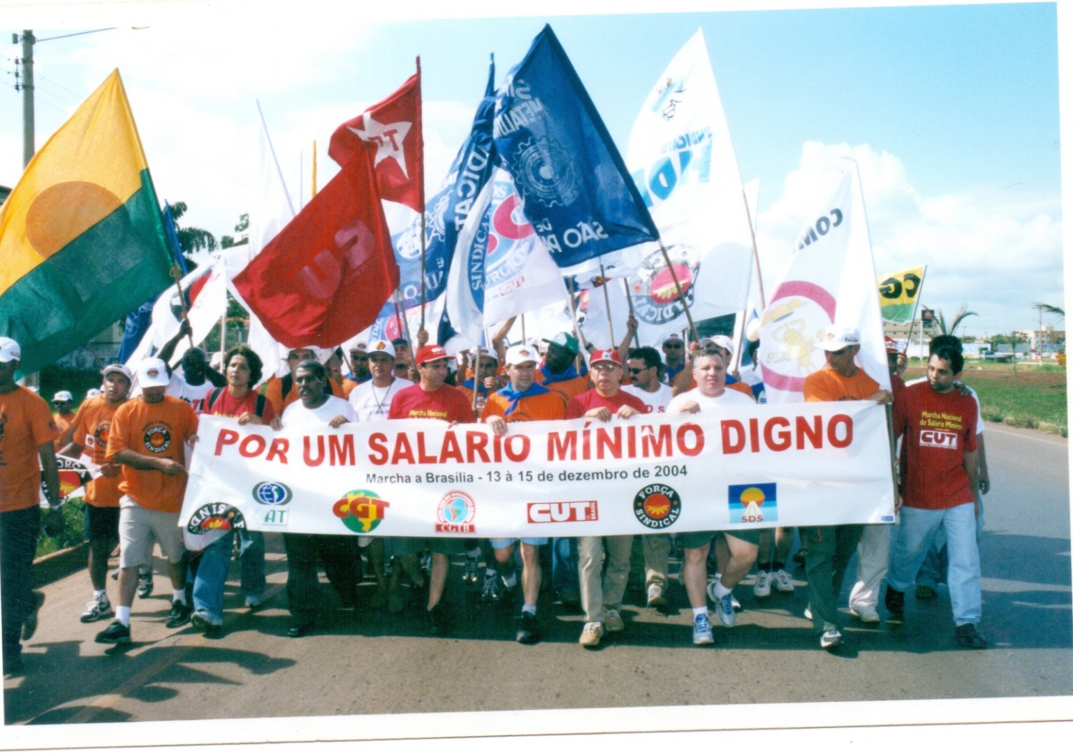 Protesto por um salário mínimo digno