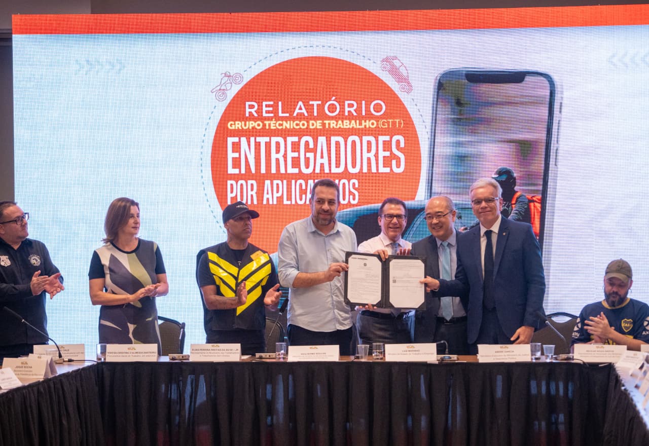 Governo do Brasil anuncia medidas para melhorar condições de trabalho em plataformas digitais