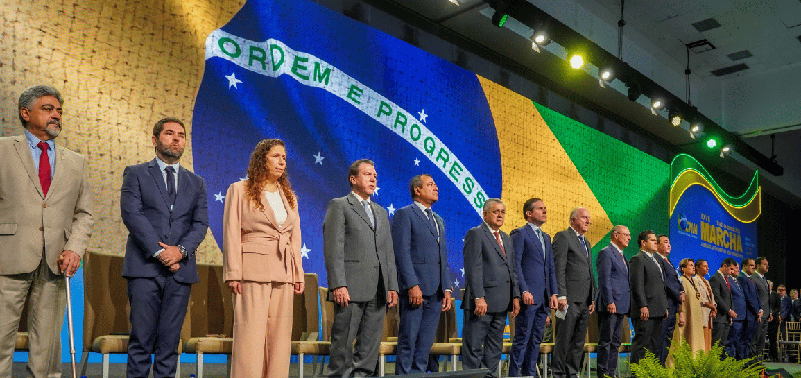 Ministro Luiz Marinho participa da abertura da XXVII Marcha a Brasília em Defesa dos Municípios