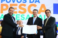 MTE, MPA e MPS firmam parceria de serviços aos pescadores artesanais