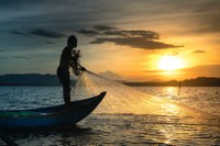 Governo inicia pagamento do seguro-defeso a pescadores atingidos pela seca na região Norte
