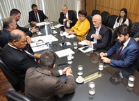 Luiz Marinho recebe representantes da Frente Parlamentar Agropecuária
