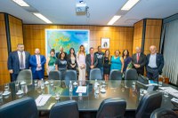 Luiz Marinho recebe representantes do Movimento "Vida Além do Trabalho"