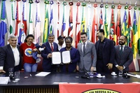 Governo Federal anuncia cozinhas solidárias e prioridade habitacional para população em situação de rua