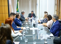 Ministro Luiz Marinho recebe representantes do setor têxtil em audiência