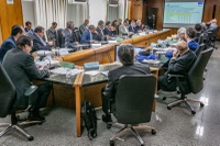 Codefat aprova proposta de R$ 130,4 bilhões para o FAT em 2026